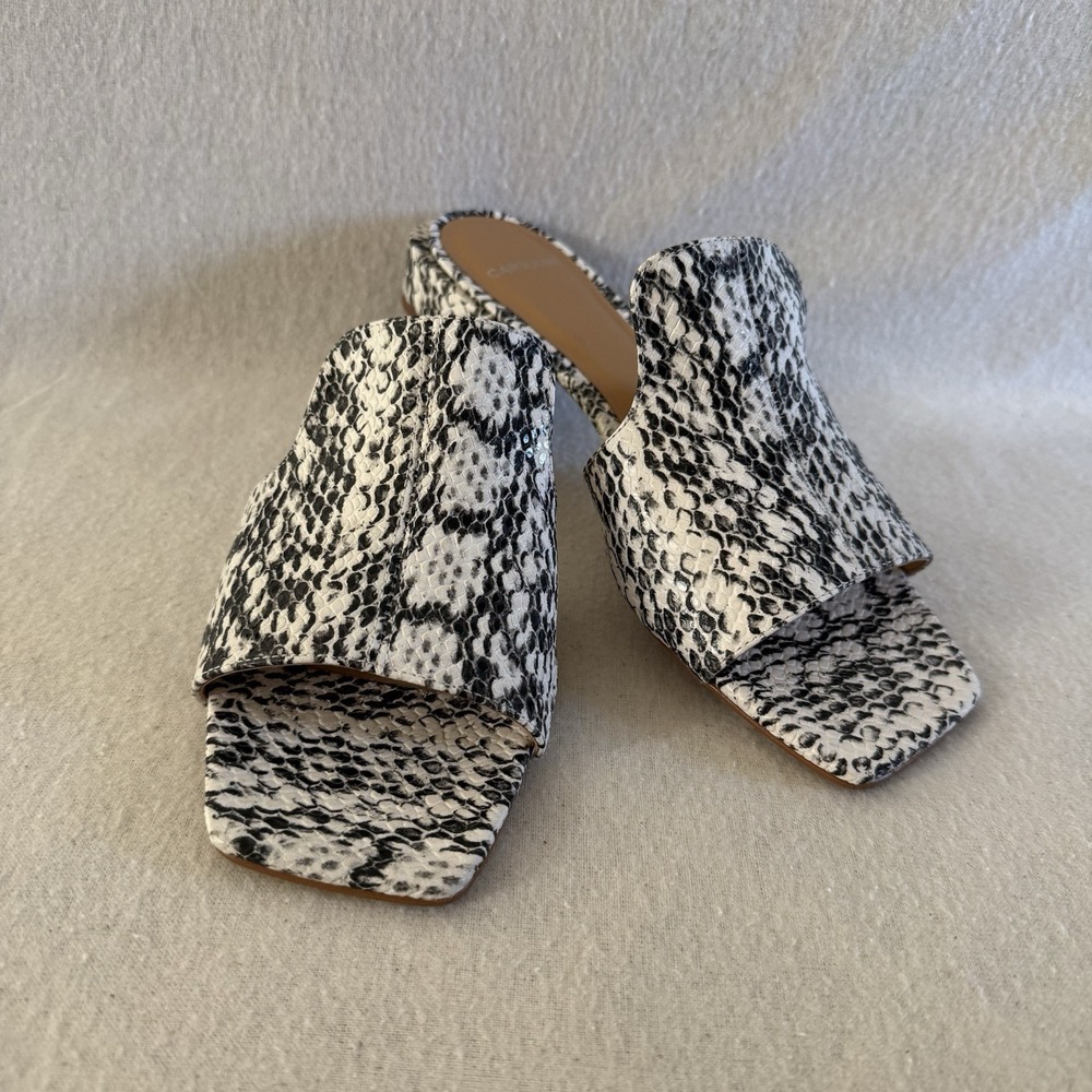 CARRANO SANDALS SIZE 8 SLIDES MULES FLAT SNAKE PRINT RESORT LUXURY